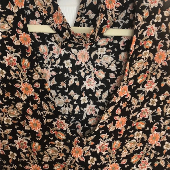 Cut out blouse - Picture 3 of 3